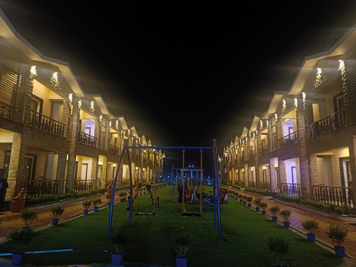 Swarnabhoomi Beach Resort Мандармані Екстер'єр фото